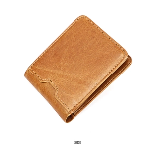 Vista laterale del portafoglio in pelle marrone con protezione RFID e slot per carte di credito