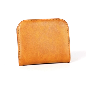 Portafoglio corto in vera pelle color caramello con protezione RFID e design pieghevole