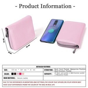 Tarjetero RFID de cuero rosa con comparación de tamaño y diseño de compartimentos