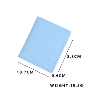 Porte-cartes mince en cuir bleu clair et portefeuille avec dimensions et poids