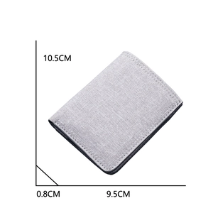 Vertical slim canvas wallet for men in light gray with dimensions 10.5x9.5x0.8cm