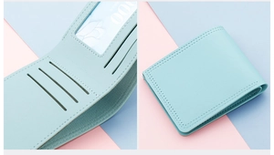 Detailansicht der hellblauen Lederbörse mit Kartenfächern und klappbarem Außendesign