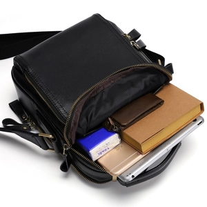 Borsa a tracolla da uomo in pelle nera con scomparti multipli e ampio spazio interno