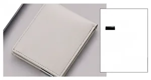 Detailaufnahme der präzisen Nähte und Textur an der schlanken grauen Herrenbrieftasche