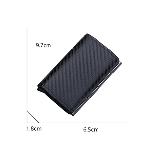 Porte-cartes RFID en fibre de carbone, dimensions: 9,7 cm longueur, 6,5 cm largeur, 1,8 cm