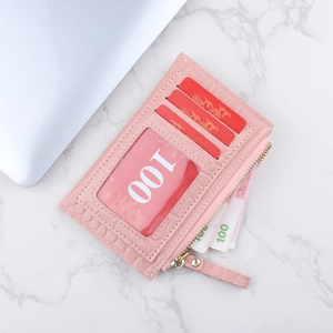 Porte-cartes rose motif crocodile avec poche zippée et fenêtre transparente ID