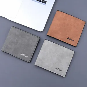 Drei faltbare Herrenbrieftaschen in Braun und Grau mit matter Ledertextur