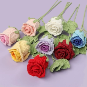 Handmade Crochet Rose Flower Hand-Knitted Yarn Artificial Flower Bouquet For Home Decoration Wedding Valentine Gift Women