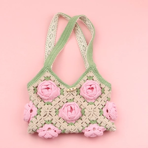 Sac à main en tricot fait main avec fleurs de camélia et bandoulière verte