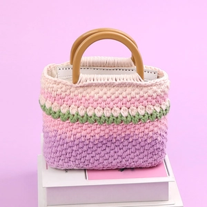Sac à main au crochet fait main à motif tulipe avec dégradé ondulé et anses brunes