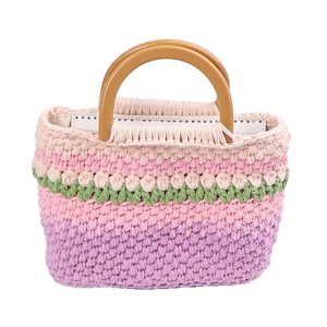 Sac à main crocheté fait main avec rayures multicolores et anses rondes marron