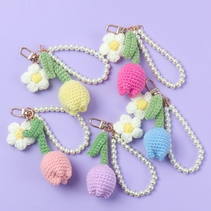 Handgefertigter Häkel Tulpen Blumen Schlüsselanhänger Mit Künstliche Perlenarmband Taschenanhänger Für Damen Mädchen Gestrickt