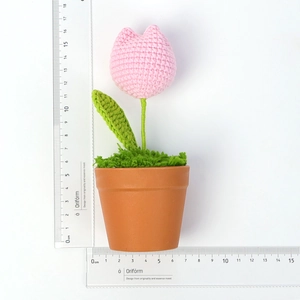 Detailed measurement of handmade crochet pink tulip plant showing 16cm height