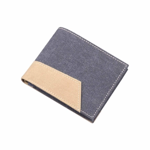 Portefeuille bifold pour hommes en toile patchwork bleu et kaki avec coutures contrastées