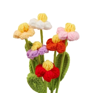 Ramo de flores de ganchillo hechas a mano para decorar ropa y accesorios de bolsos