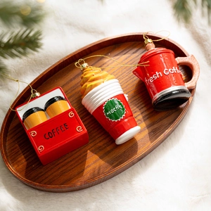 Set di 3 decorazioni natalizie in resina a tema caffè con teiera e tazze mocha