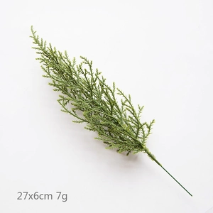 Ramo di cedro artificiale per decorazioni natalizie 27x6cm stelo verde sintetico