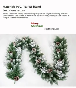 Detail der 2,7m beflockten Weihnachtsgirlande mit Kunstschnee und echten Zapfen