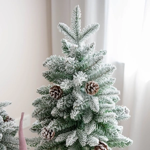 60cm beflockter Mini-Weihnachtsbaum mit Zapfen für winterliche Tischdekoration