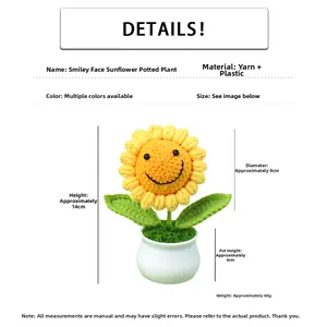 Detailweergave van handgemaakte gehaakte zonnebloempot met lachend gezicht en woltextuur