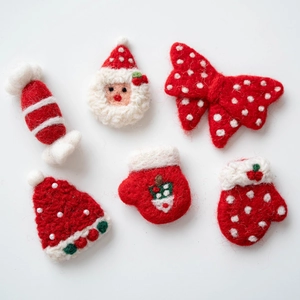 6er-Set Weihnachts-Wollfilz-Ornamente mit Weihnachtsmann, Süßigkeiten und Handschuhen