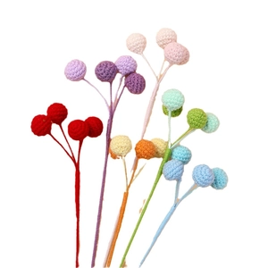Fiori billy ball fatti a mano all'uncinetto in vari colori per decorazioni di casa