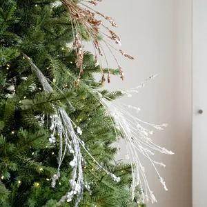 Glitzernde goldene und silberne Wasserfall-Zweige für die Weihnachtsbaumdekoration