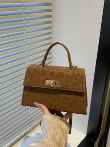 Women Leopard Print PU Leather Top Handle Crossbody Bag Vintage Gold Lock Trapezoid Small Square Handbag Fashion Accessory
