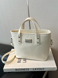 Sac Seau en Cuir PU pour Femme à la Mode Sac Bandoulière Minimaliste Avec Nœud en Dentelle Pendentif Künstliche Perle Sac à Main Femme Quotidien