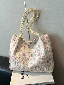 Sac Fourre-Tout Matelassé Imprimé Floral Ours pour Femmes Grande Capacité Sac à Épaule Décontracté Poignée Tressée