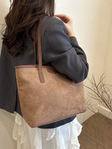 Brown minimalist suede tote bag for women with large capacity shoulder straps in retro style