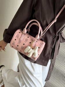 Sac Boston rose à motif d'ours avec bandoulière et pendentif en forme de chien