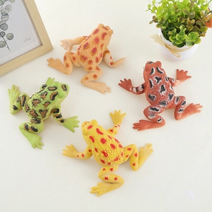 Realistische sandgefüllte Frosch-Quetschspielzeuge in vier Farben mit Noppenstruktur