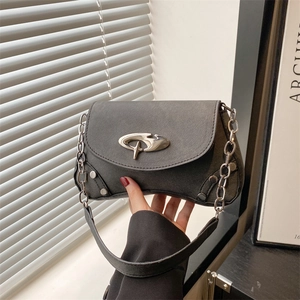 Borsa a Tracolla da Donna in Denim Y2K Retrò Con Borchie Sotto Ascella Con Catena in Metallo Vintage Moda Borsa a Mano Street Trend