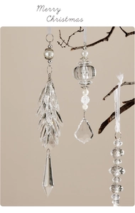 Set de tres adornos navideños de acrílico transparente con perlas y cintas plateadas