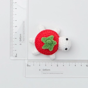 Handgefertigte gehäkelte Erdbeer-Schildkröte Amigurumi-Puppe, Größe 7x6,5 cm