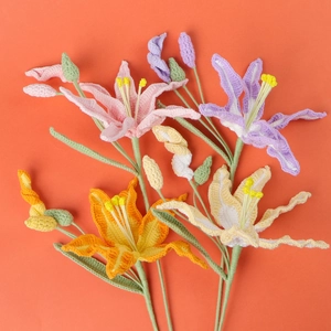 Handmade Crochet Lily Flower Artificial Daylily Branch Knitted Wool Yarn Fake Flower For Home Decor Wedding Party Gift