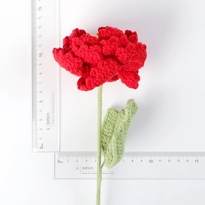 Fleur de pivoine rouge faite à la main au crochet pour décoration intérieure