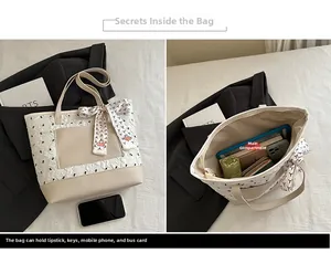 Détail du sac cabas matelassé montrant la capacité intérieure et le foulard en soie