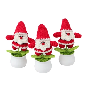 Set di decorazioni natalizie Babbo Natale all'uncinetto in vaso per la tavola