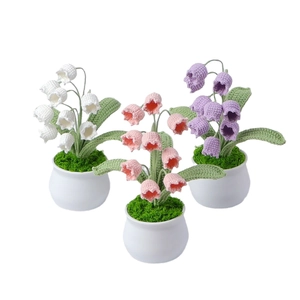 Lot de fleurs de muguet au crochet faites main en pots blanc rose et violet