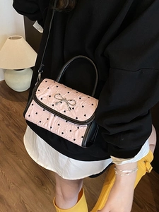 Chic pink bow small square bag with heart patterns and stylish top handle design
