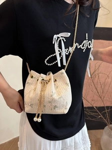 Summer woven bucket bag with floral embroidery and elegant pearl drawstring chain strap