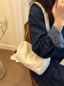 Grand sac polochon minimaliste en toile de nylon blanc pour le sport et le yoga de fitness
