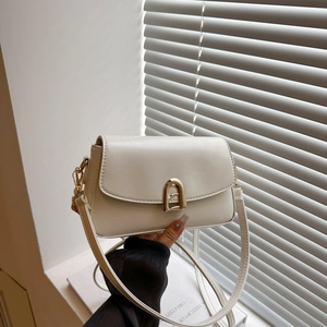 Sac Bandoulière Vintage En Cuir PU Pour Femmes Petit Sac Carré Rétro Épaule Sous Le Bras Boucle Dorée Mode