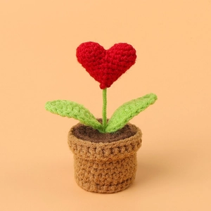 Pianta in vaso con cuore rosso all'uncinetto fatta a mano per regalo di laurea o esami