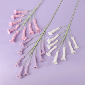 Fleurs de campanule crochetées main en rose, violet et blanc pour décoration