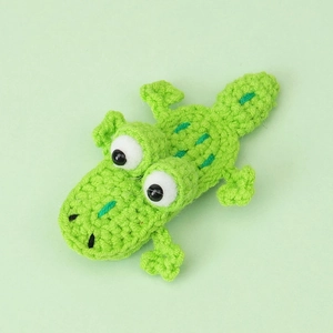Barrette crocodile en crochet faite main pour enfants avec texture en maille douce