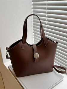 Sac Seau en Cuir PU Rétro pour Femmes Sac à Main Grande Capacité Avec Boucle en Métal Sac à Bandoulière Polyvalent pour Bureau Travail Casual
