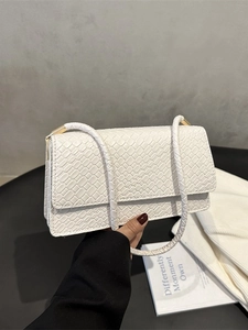 Elegante Unterarmtasche Aus PU-Leder Mit Webstruktur Für Damen Vintage-Schulter-Baguette-Tasche Mit Goldenem Metallverschluss